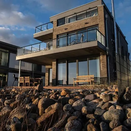 Dock 76 Main